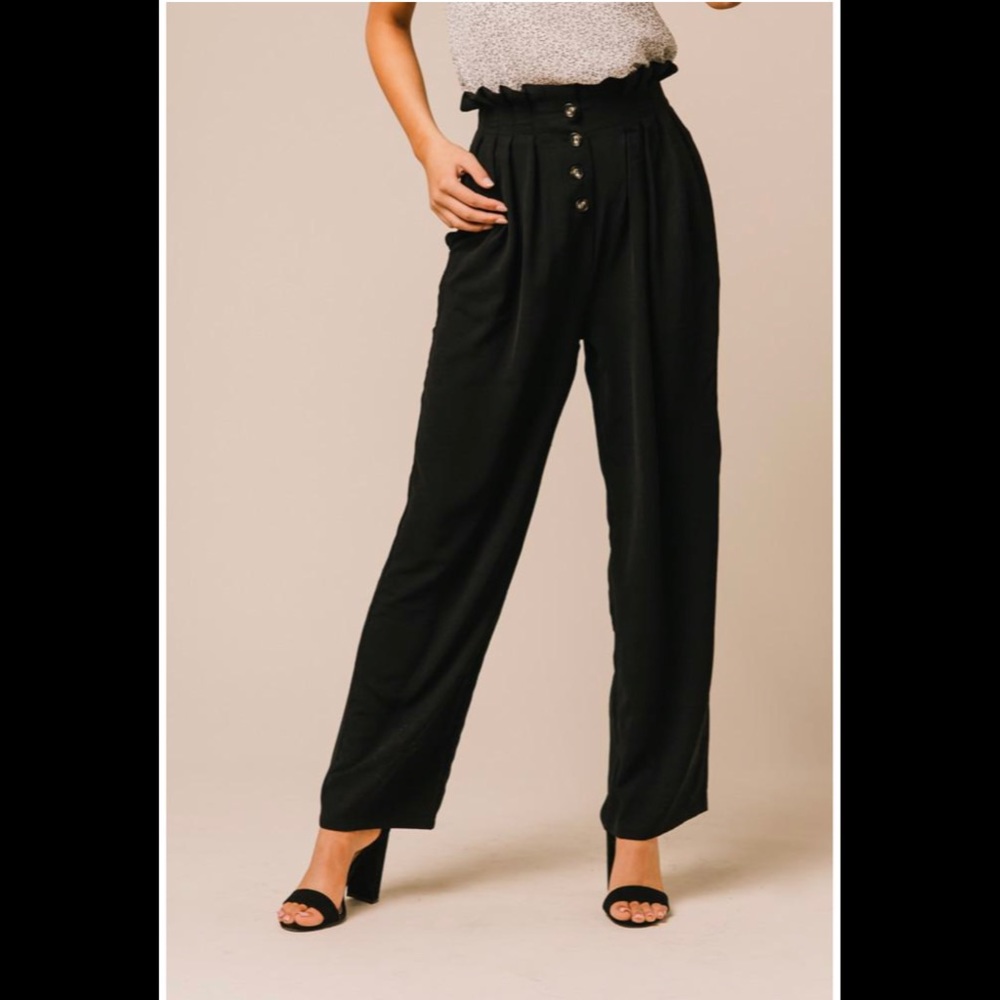 Button detailed pants